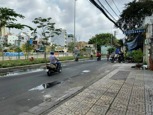 Bán nhà 2 tầng mới xây tại Đường Bãi Sậy, Phường 1, Quận 6, Hồ Chí Minh